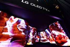 LG создала OLED-каньон на CES2018