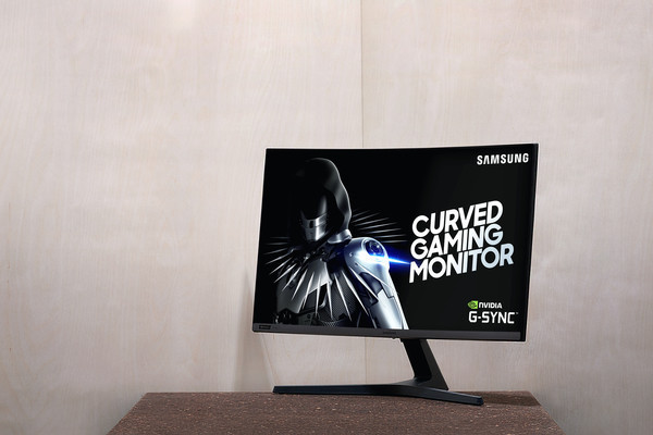 Samsung представляет изогнутый игровой монитор CRG5 с поддержкой 240Гц G-Sync