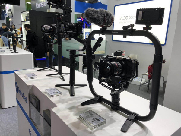 Fly Technology представляет новый трехосевой стабилизатор для DSLR камер AK4500