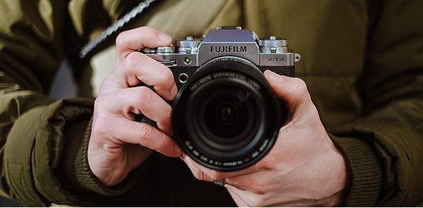 Новая беззеркальная камера FUJIFILM X-T4
