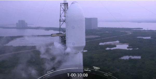 Falcon 9 вывела на орбиту Земли 143 спутника