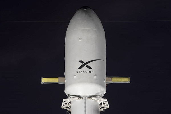 SpaceX запустила очередные 60 спутников Starlink и успешно вернула Falcon 9