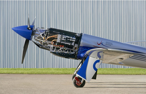Rolls-Royce испытала пробежкой самый быстрый электрический самолёт в мире
