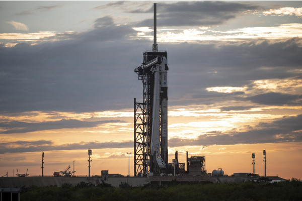 SpaceX и NASA отложили на сутки запуск пилотируемой миссии Crew-2 к МКС